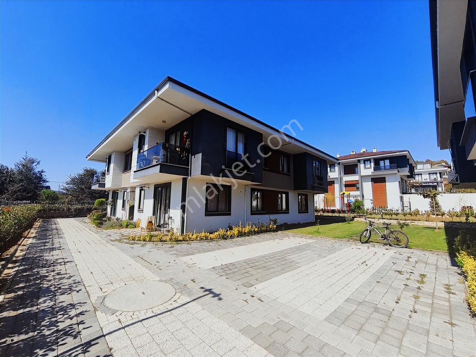 Şile Remax Anka'dan Site İçerisinde 1+1 Kiralık Daire
