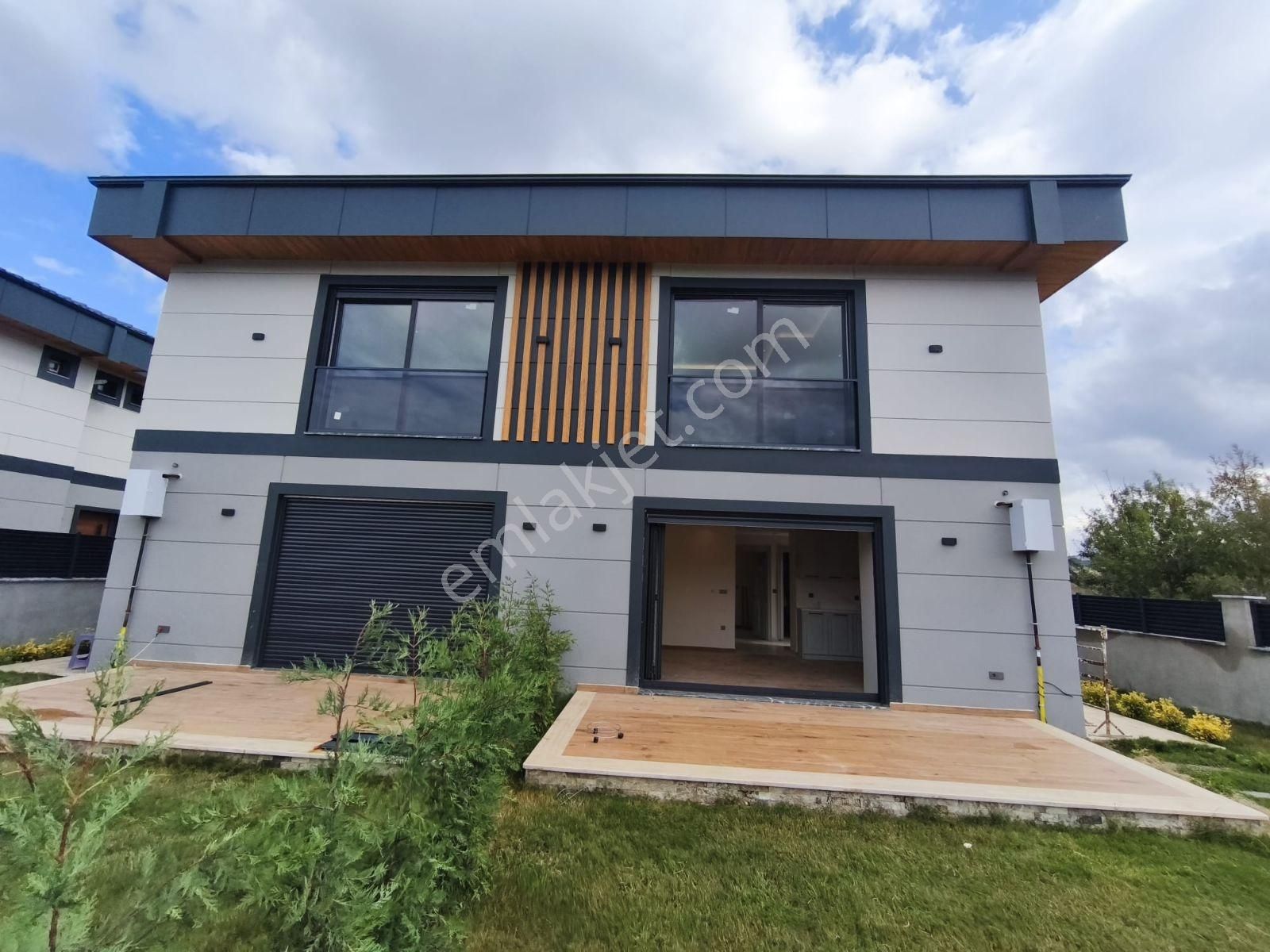 Remax Anka'dan Çavuş'ta Satılık Müstakil Bahçeli 3+1 İkiz Villa