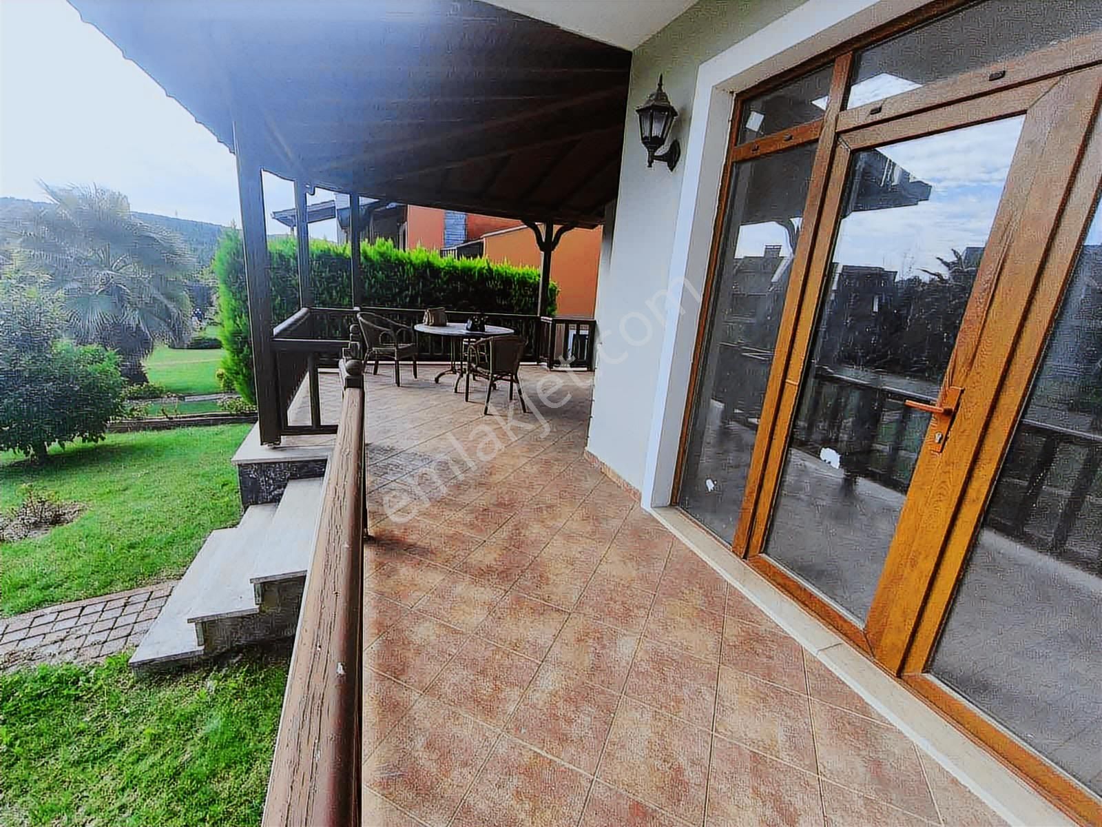 Şile Sahilköy'de Denize Komşu Sitede 480m2 5+2 Satılık Villa - Görsel 4