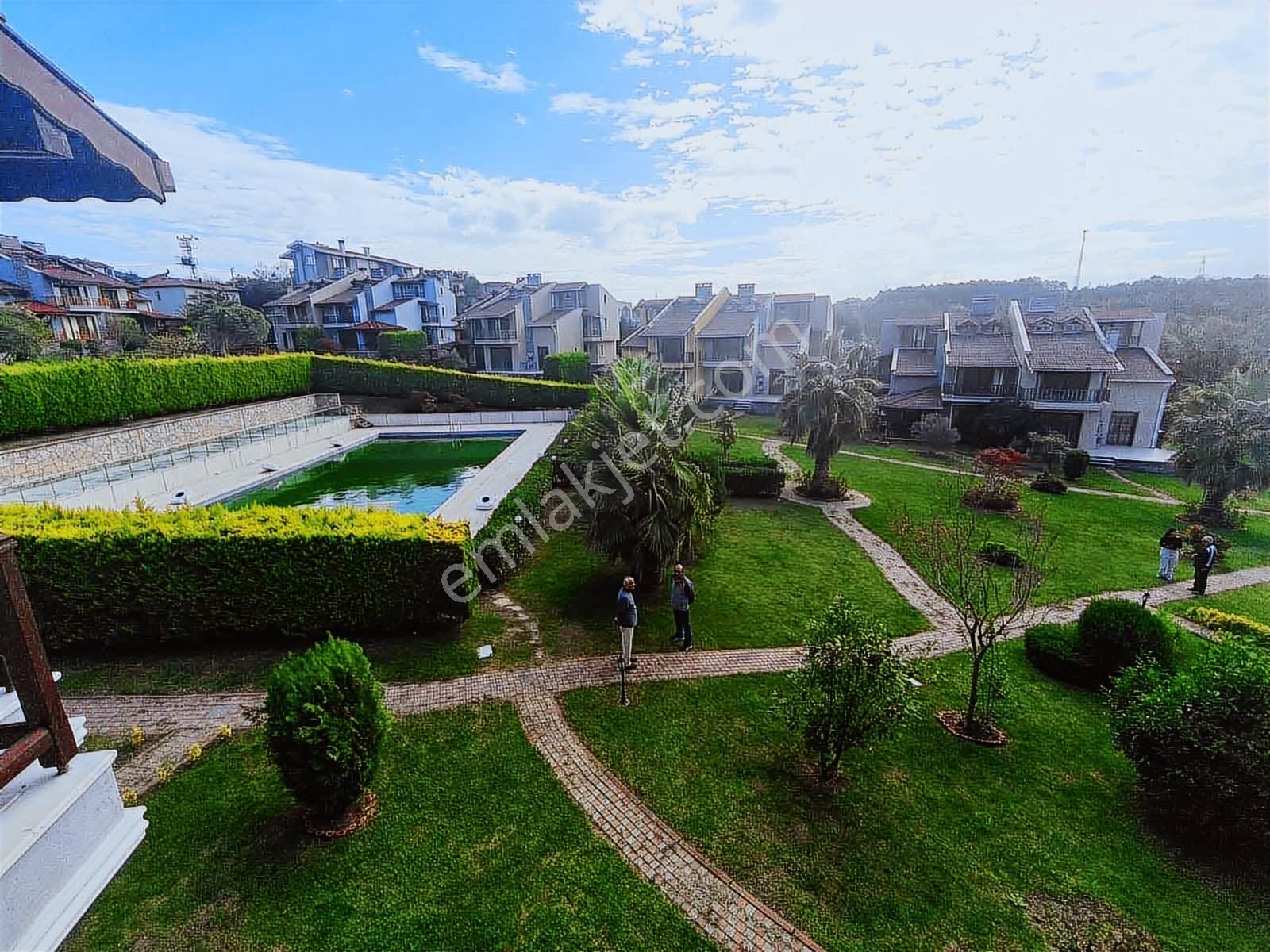 Şile Sahilköy'de Denize Komşu Sitede 480m2 5+2 Satılık Villa - Görsel 29