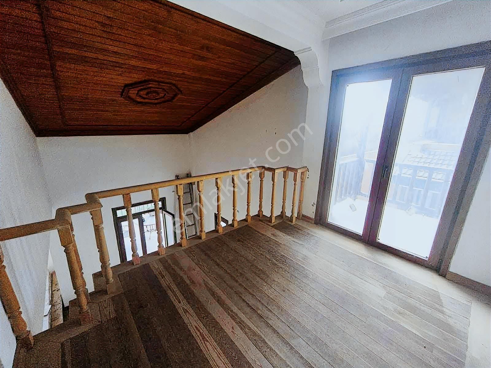 Şile Sahilköy'de Denize Komşu Sitede 480m2 5+2 Satılık Villa - Görsel 24