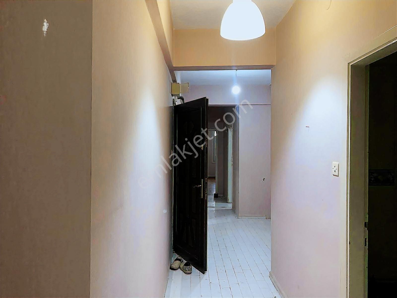 Remax Anka'dan Çarşı Da Merkezi Ve Kullanışlı 3+1 Daire - Görsel 15