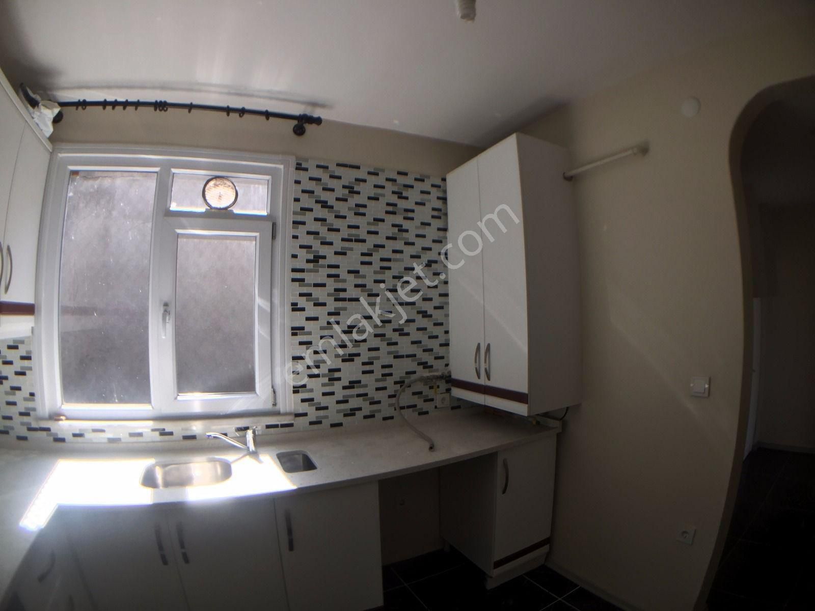 Samatya’da Full Deniz Manzaralı Yenilenmiş 2+1 100m2 Daire - Görsel 9