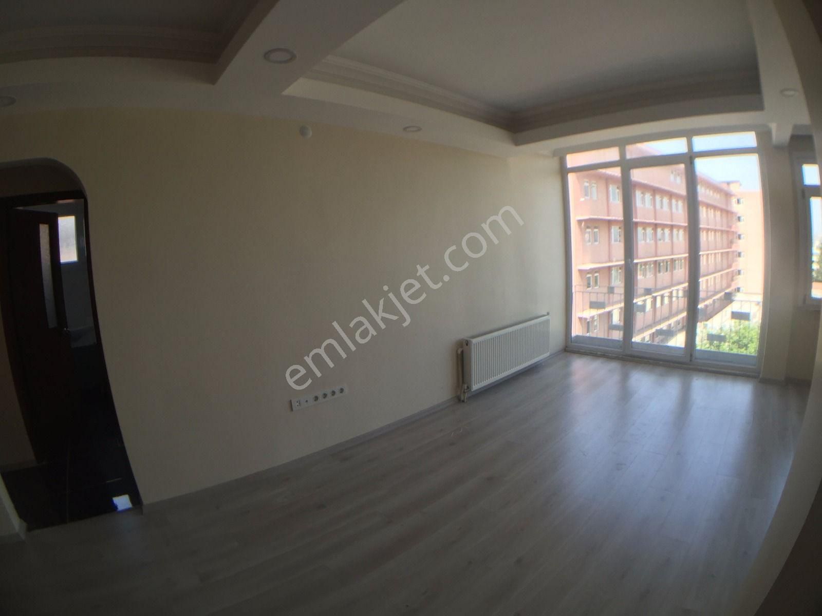Samatya’da Full Deniz Manzaralı Yenilenmiş 2+1 100m2 Daire - Görsel 3