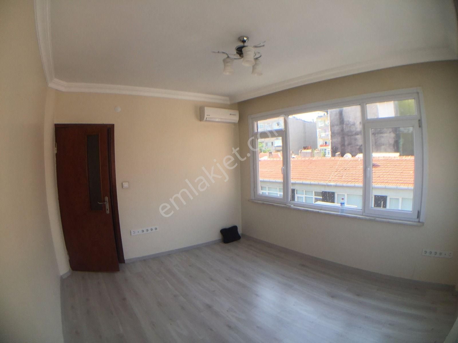 Samatya’da Full Deniz Manzaralı Yenilenmiş 2+1 100m2 Daire - Görsel 12