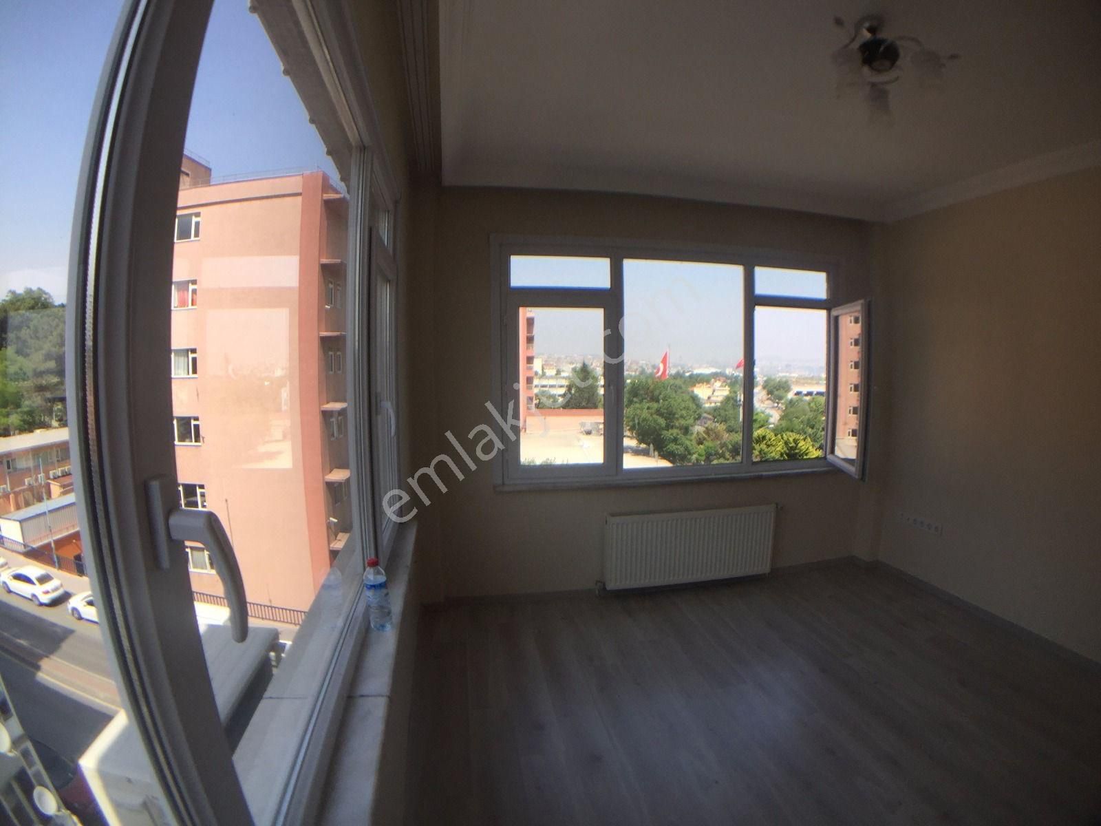 Samatya’da Full Deniz Manzaralı Yenilenmiş 2+1 100m2 Daire - Görsel 7
