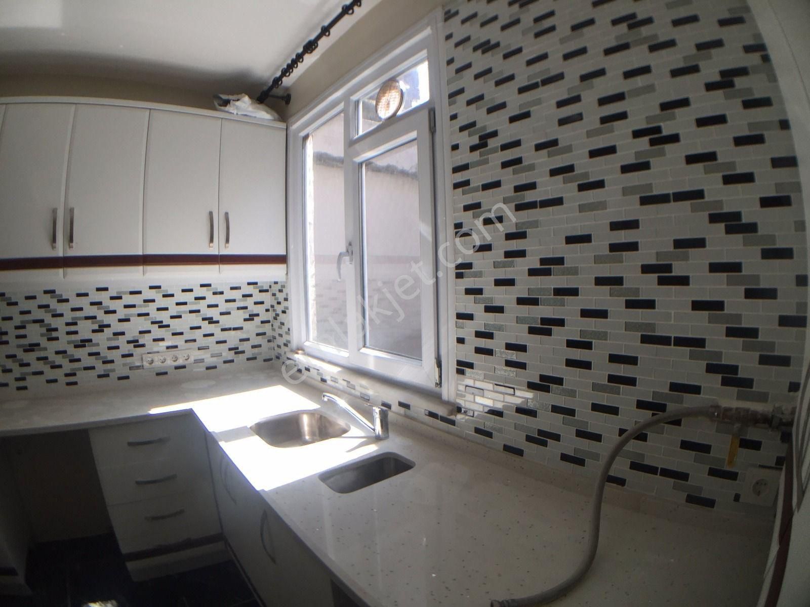 Samatya’da Full Deniz Manzaralı Yenilenmiş 2+1 100m2 Daire - Görsel 14