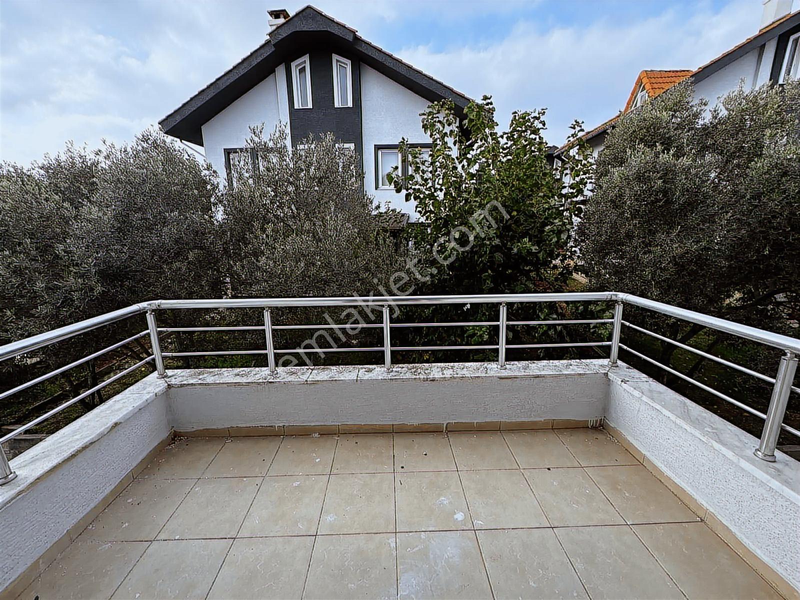 Remax Anka'dan Satılık Salkım Sitesi 5+1 Müstakil Villa - Görsel 17