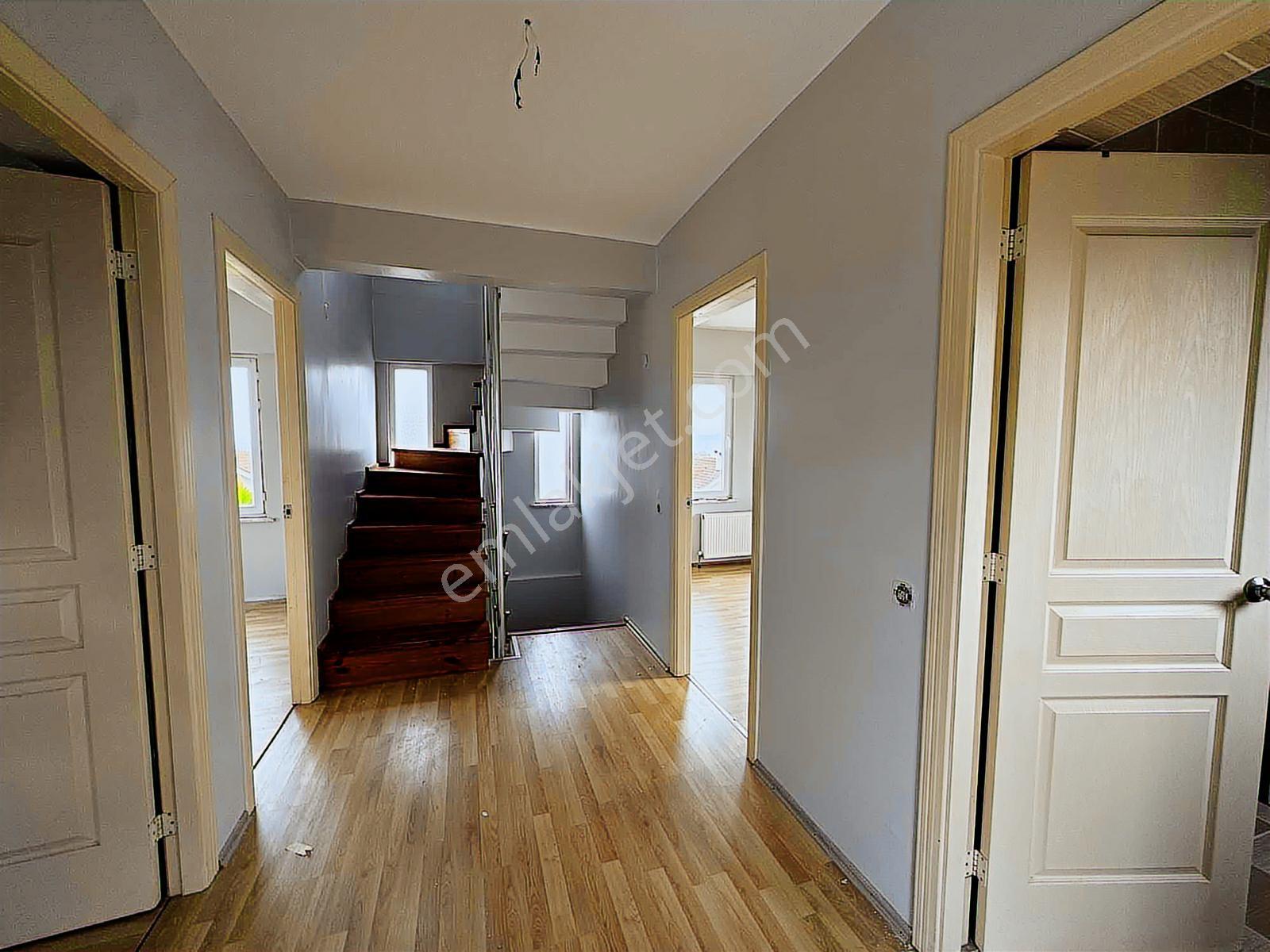 Remax Anka'dan Satılık Salkım Sitesi 5+1 Müstakil Villa - Görsel 31