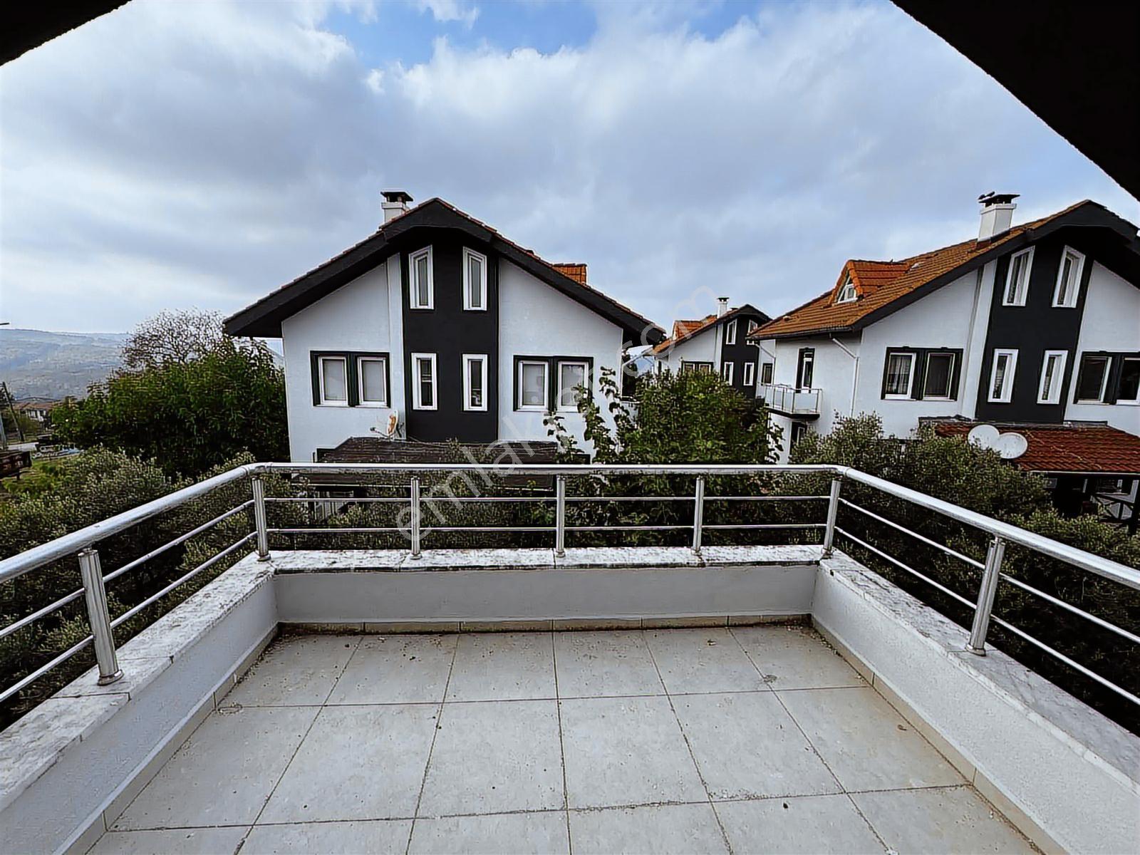 Remax Anka'dan Satılık Salkım Sitesi 5+1 Müstakil Villa - Görsel 18