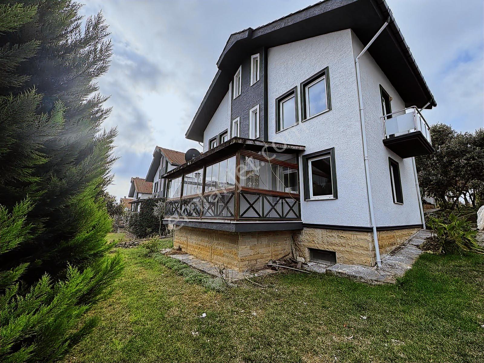 Remax Anka'dan Satılık Salkım Sitesi 5+1 Müstakil Villa - Görsel 11