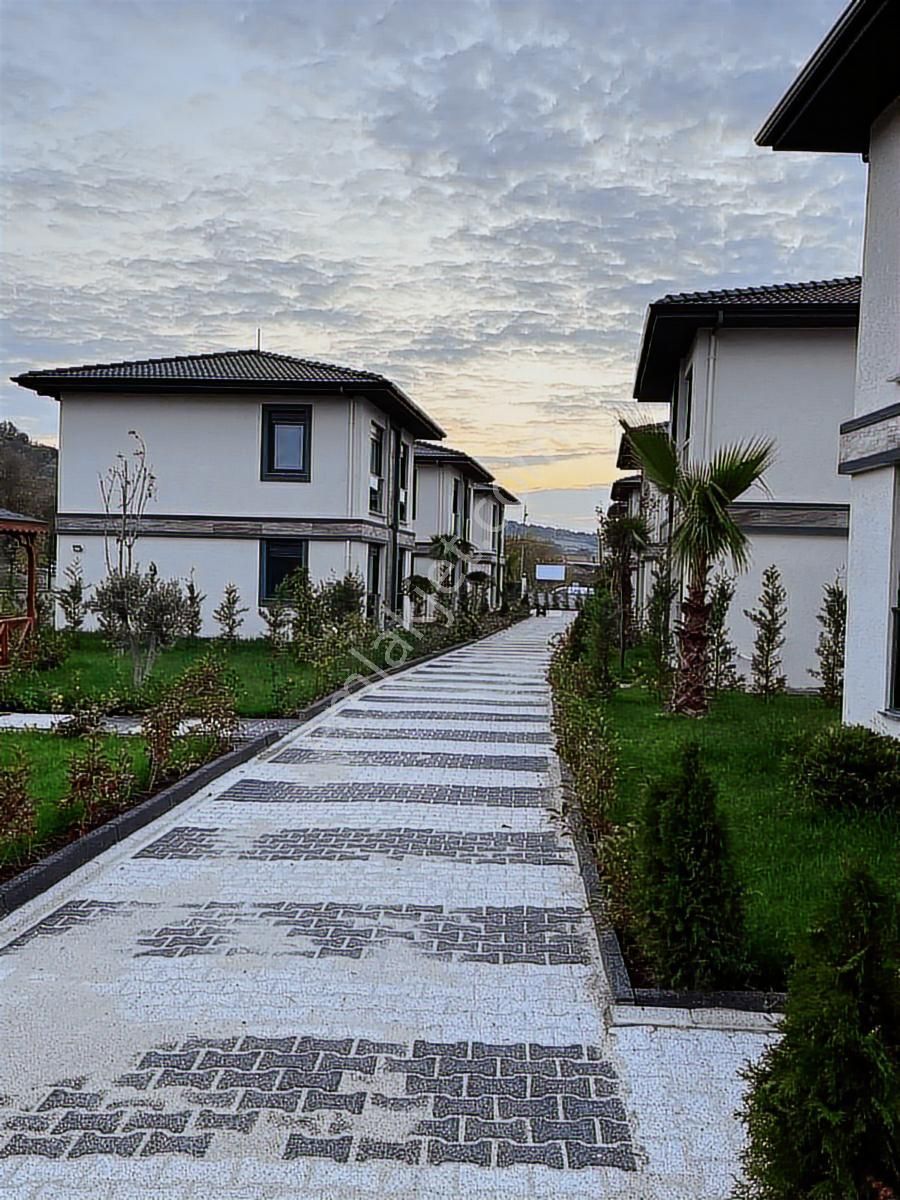 Şile'de Butik Sitede Müstakil Bahceli Kiralık 3+1 Villa - Görsel 22