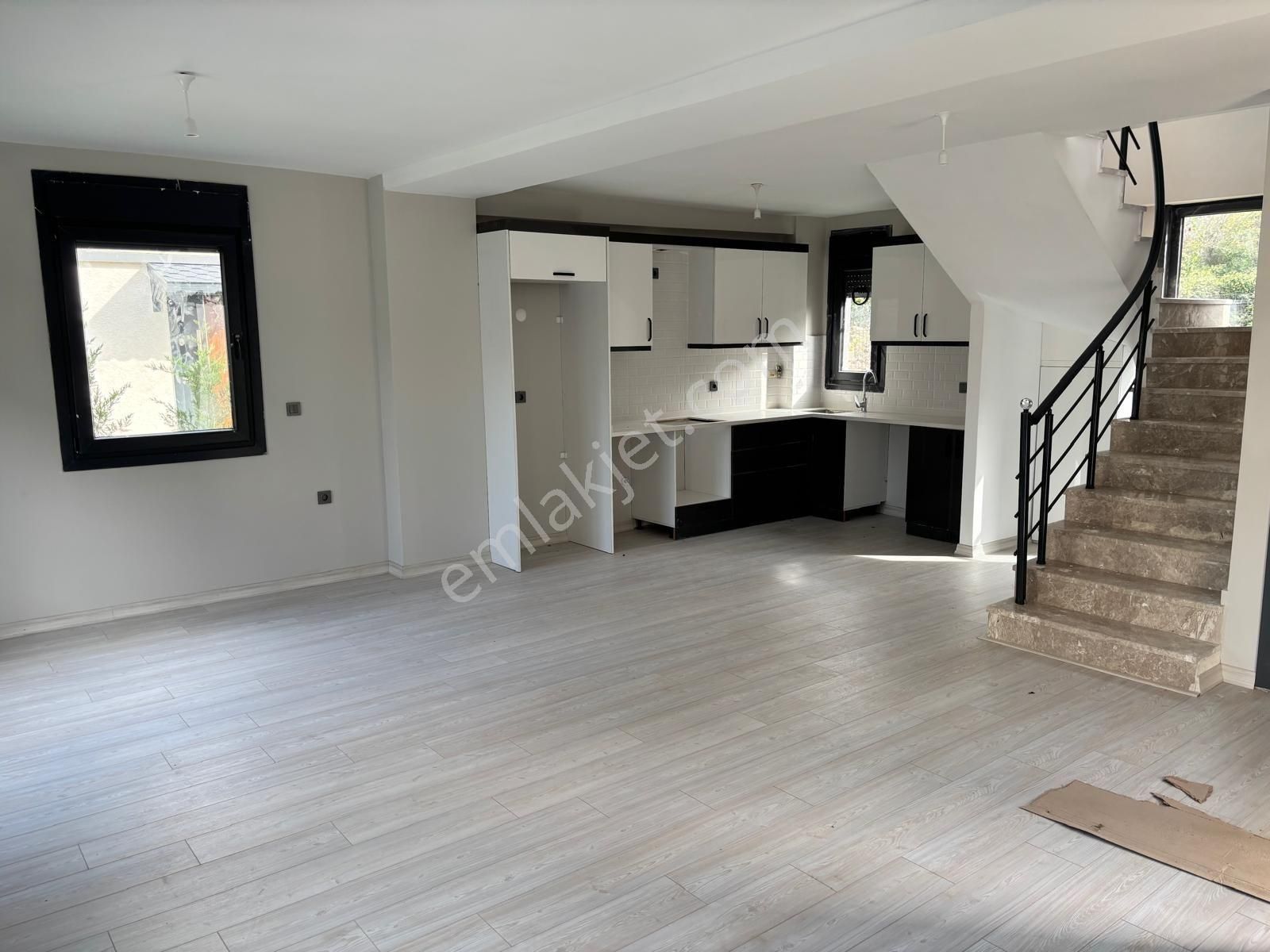 Şile'de Müstakil Bahçeli Satılık 3+1 Villa - Görsel 14