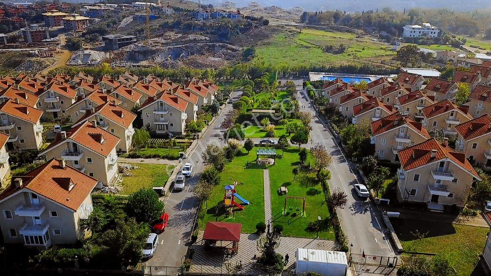 Remax Anka'dan Satılık Salkım Sitesinde Bakımlı Villa - Görsel 18