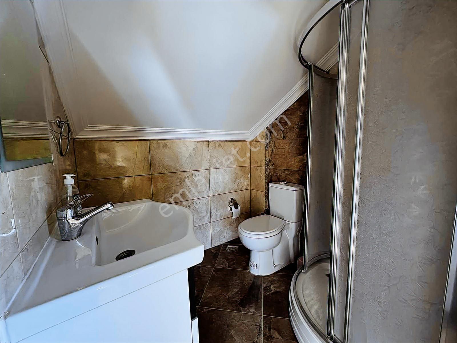 Remax Anka'dan Satılık Salkım Sitesinde Bakımlı Villa - Görsel 19