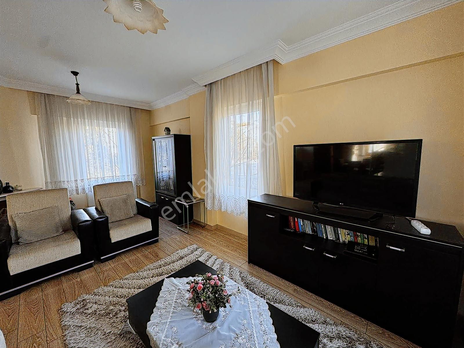 Remax Anka'dan Satılık Salkım Sitesinde Bakımlı Villa - Görsel 34
