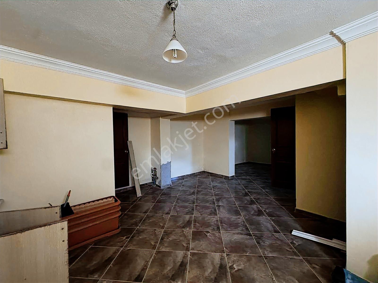 Remax Anka'dan Satılık Salkım Sitesinde Bakımlı Villa - Görsel 33