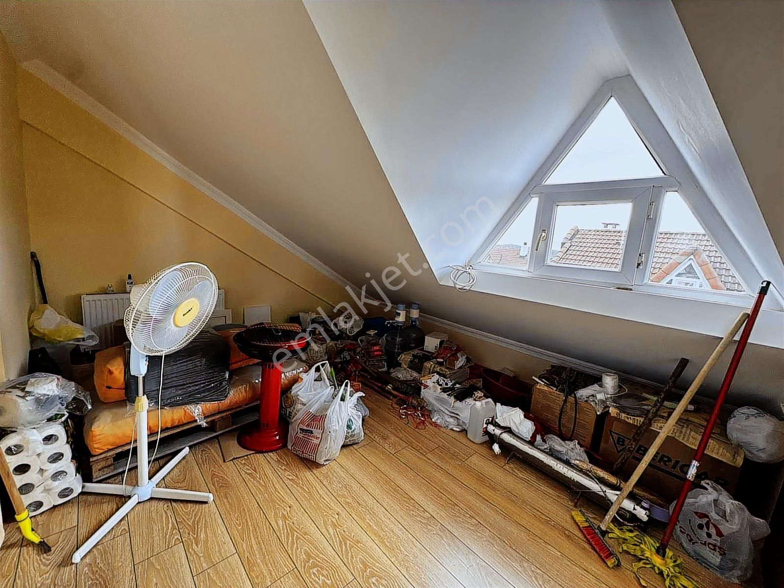 Remax Anka'dan Satılık Salkım Sitesinde Bakımlı Villa - Görsel 15