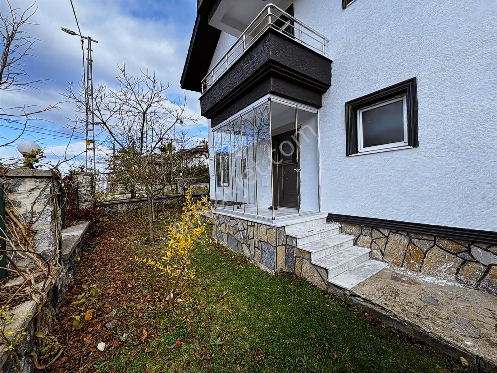 Remax Anka'dan Satılık Salkım Sitesinde Bakımlı Villa - Görsel 30