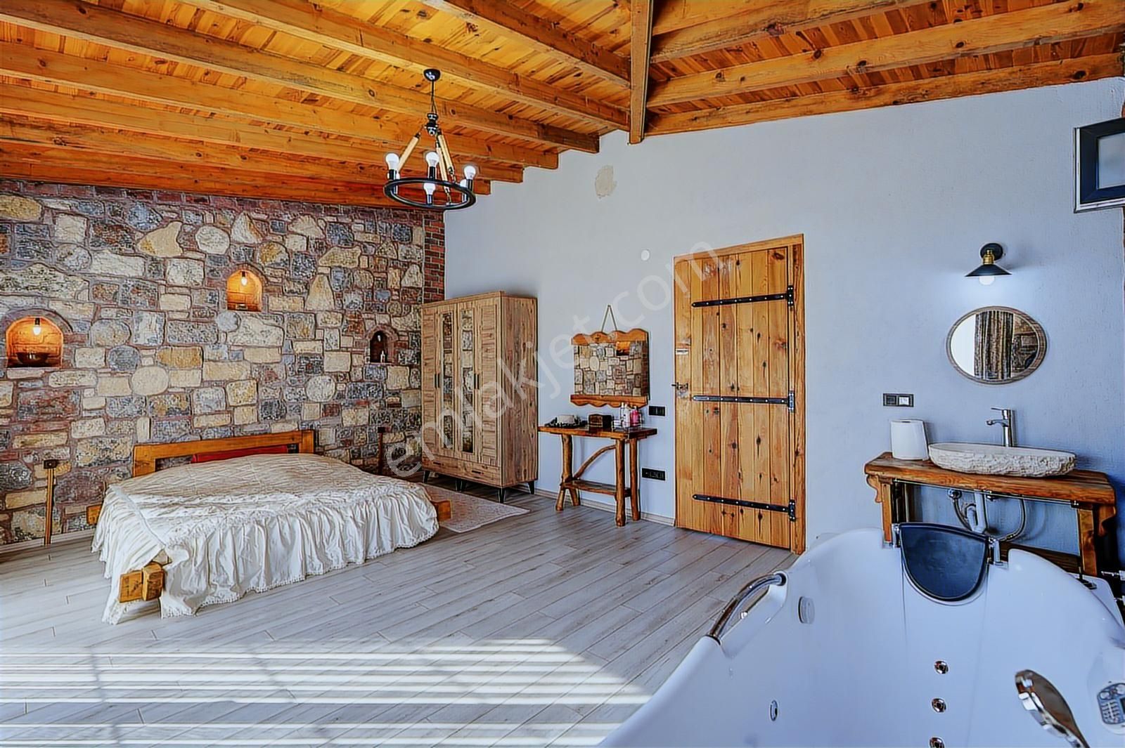 Remax Anka' Dan Kabakoz Da Otantik Taş Villa - Görsel 2