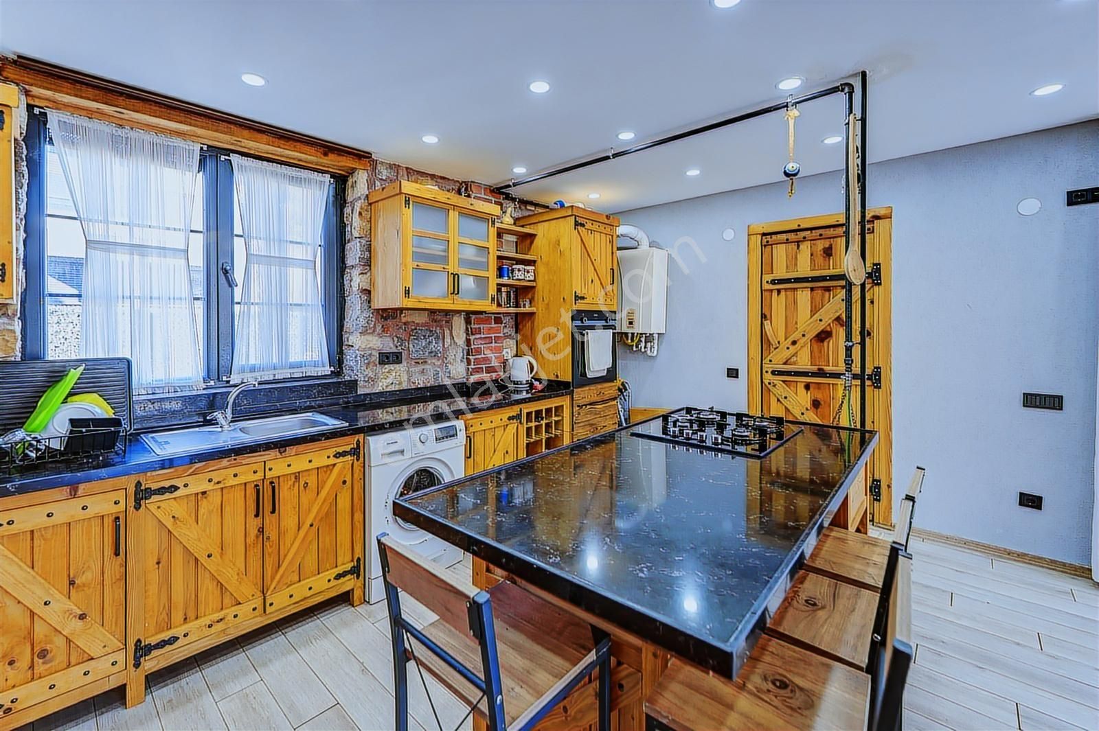 Remax Anka' Dan Kabakoz Da Otantik Taş Villa - Görsel 4