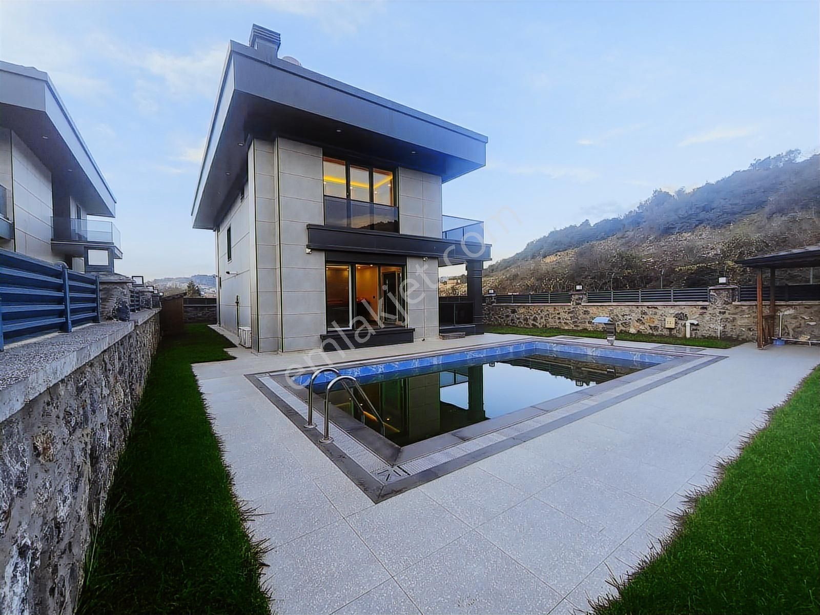 Şile'de 440m2 Arsa İçerisinde Müstakil Havuzlu 4+1 Satılık Villa - Görsel 26