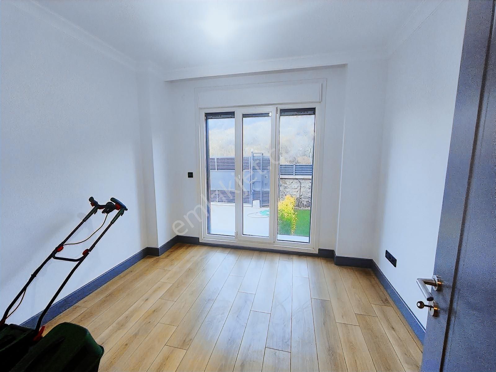 Şile'de 440m2 Arsa İçerisinde Müstakil Havuzlu 4+1 Satılık Villa - Görsel 14