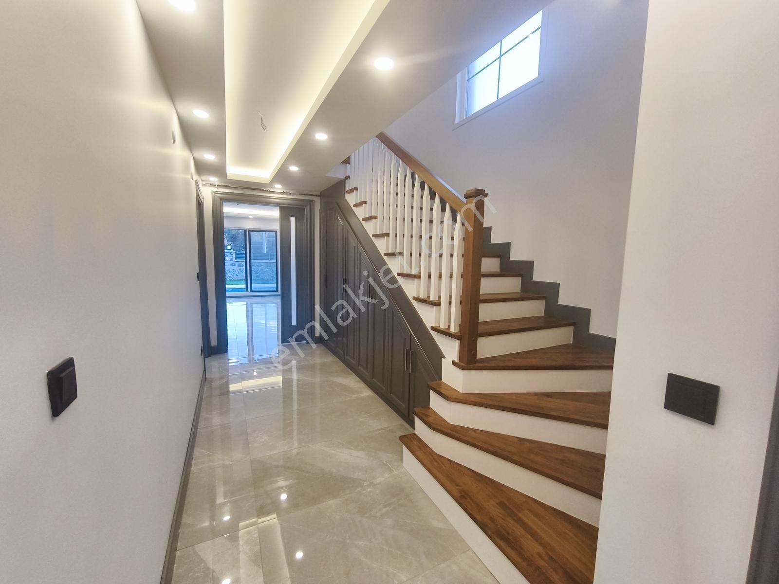 Şile'de 440m2 Arsa İçerisinde Müstakil Havuzlu 4+1 Satılık Villa - Görsel 23