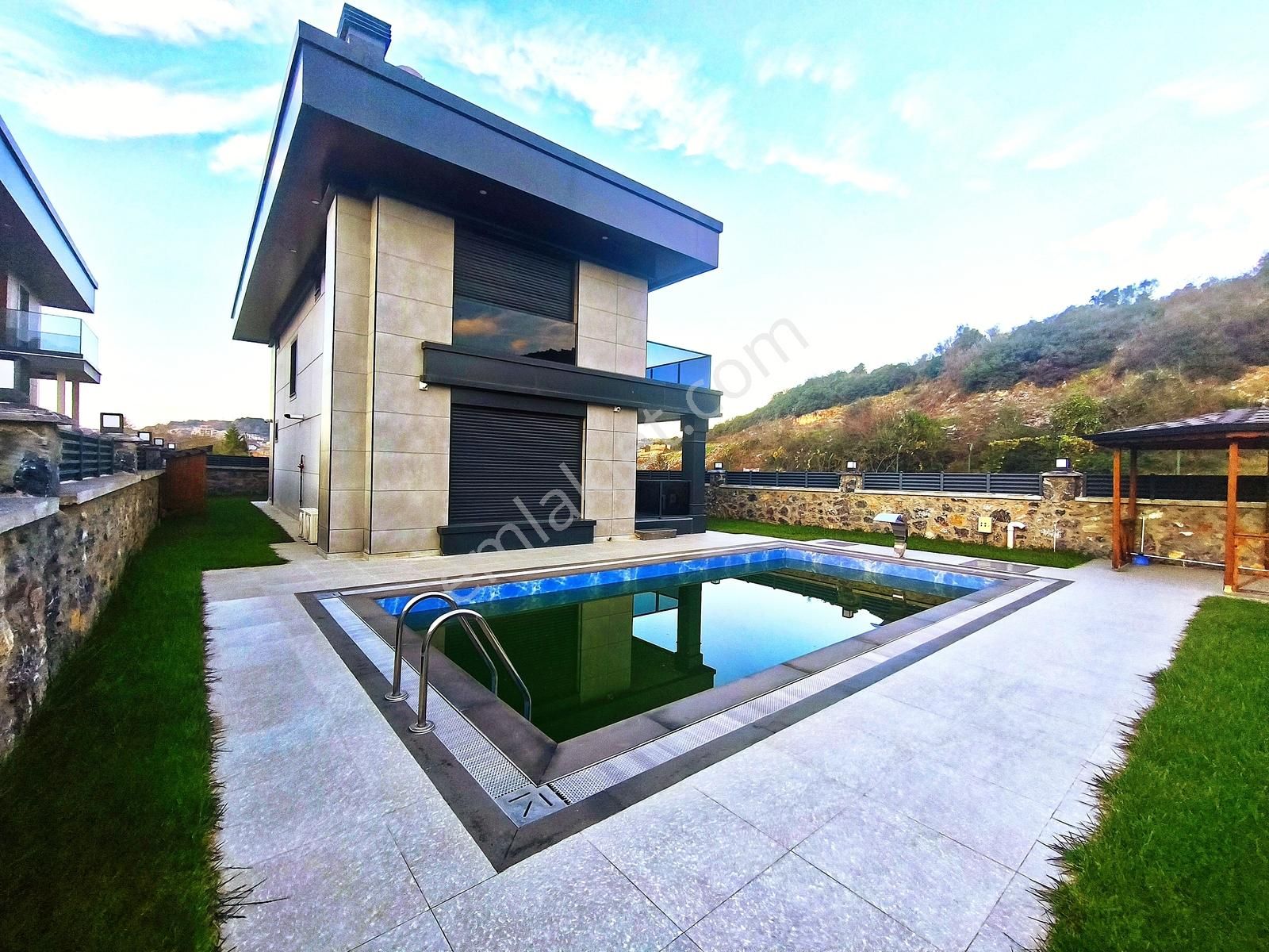 Şile'de 440m2 Arsa İçerisinde Müstakil Havuzlu 4+1 Satılık Villa - Görsel 20