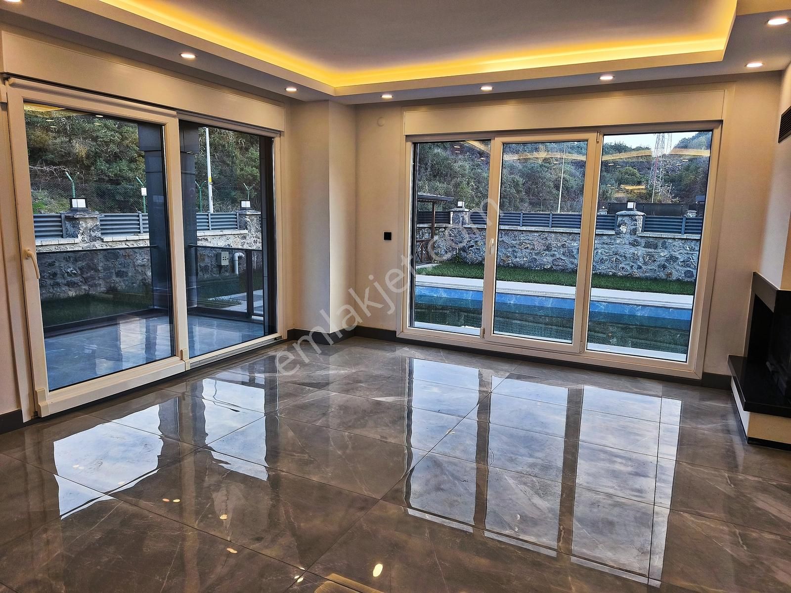 Şile'de 440m2 Arsa İçerisinde Müstakil Havuzlu 4+1 Satılık Villa - Görsel 29