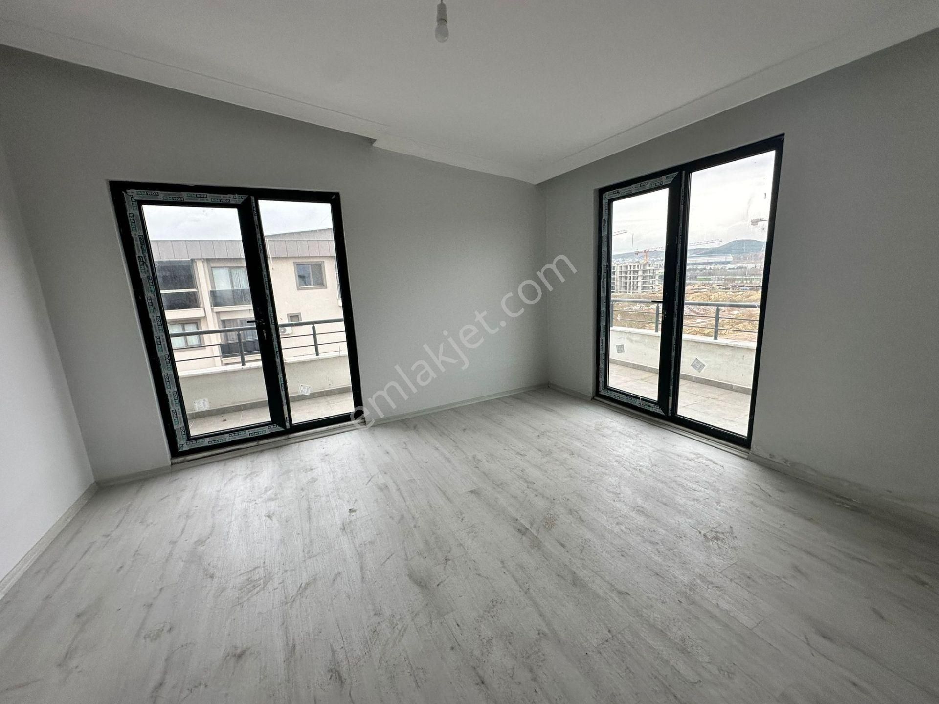 Remax Palas'tan Kartepe Dumlupınar Mah.3+1 Satılık Daire - Görsel 15