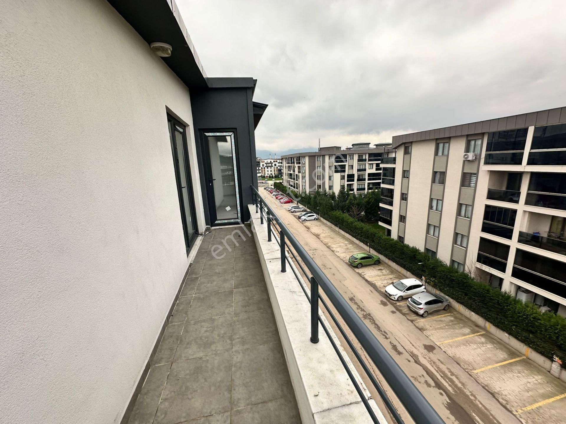 Remax Palas'tan Kartepe Dumlupınar Mah.3+1 Satılık Daire - Görsel 2