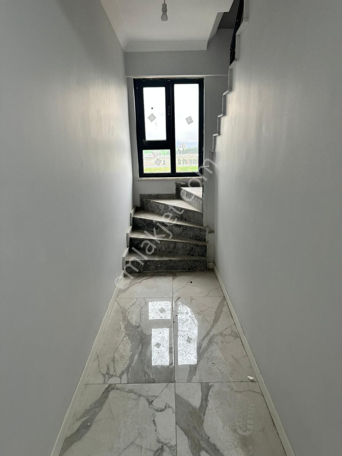 Remax Palas'tan Kartepe Dumlupınar Mah.3+1 Satılık Daire - Görsel 3