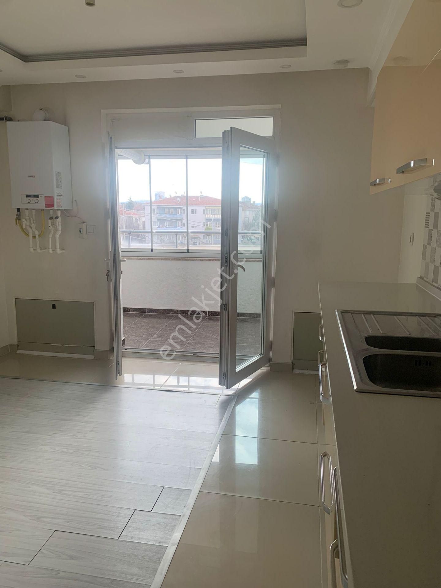 Ertuğrulgazi Mah. Salı Pazarın Yanı Geniş Daire - Görsel 7