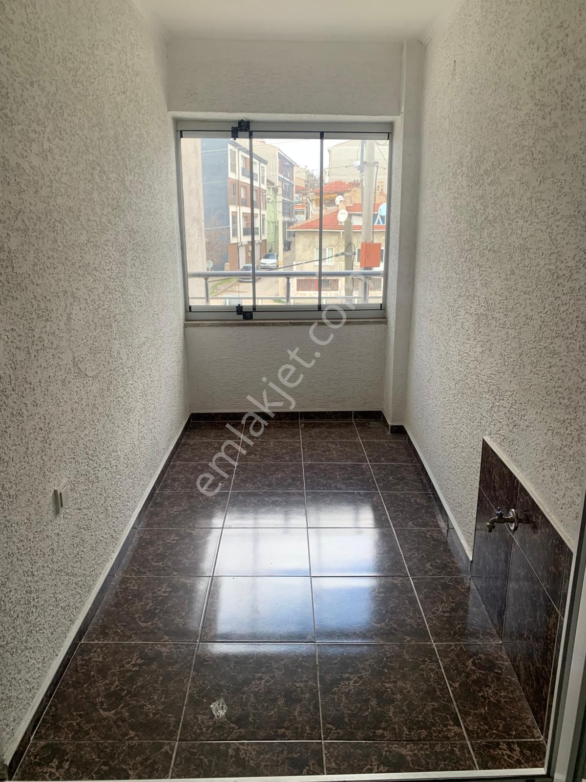 Ertuğrulgazi Mah. Salı Pazarın Yanı Geniş Daire - Görsel 16