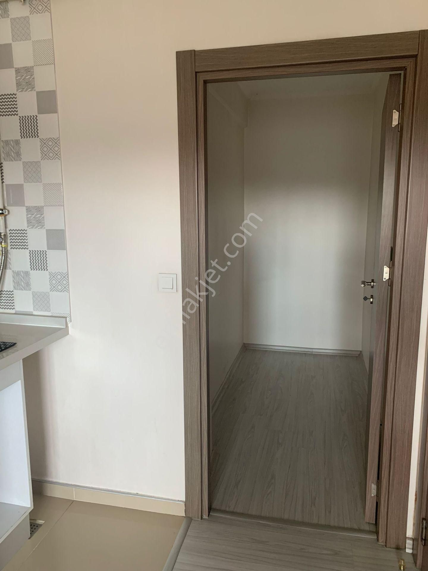 Ertuğrulgazi Mah. Salı Pazarın Yanı Geniş Daire - Görsel 4