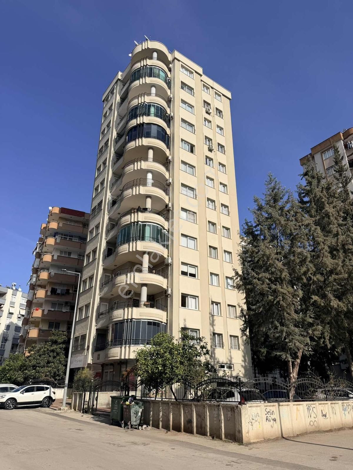 Her Kat Tek K.mutfak Ömer Bayram Kalitesinde Satlık 4+1 Daire