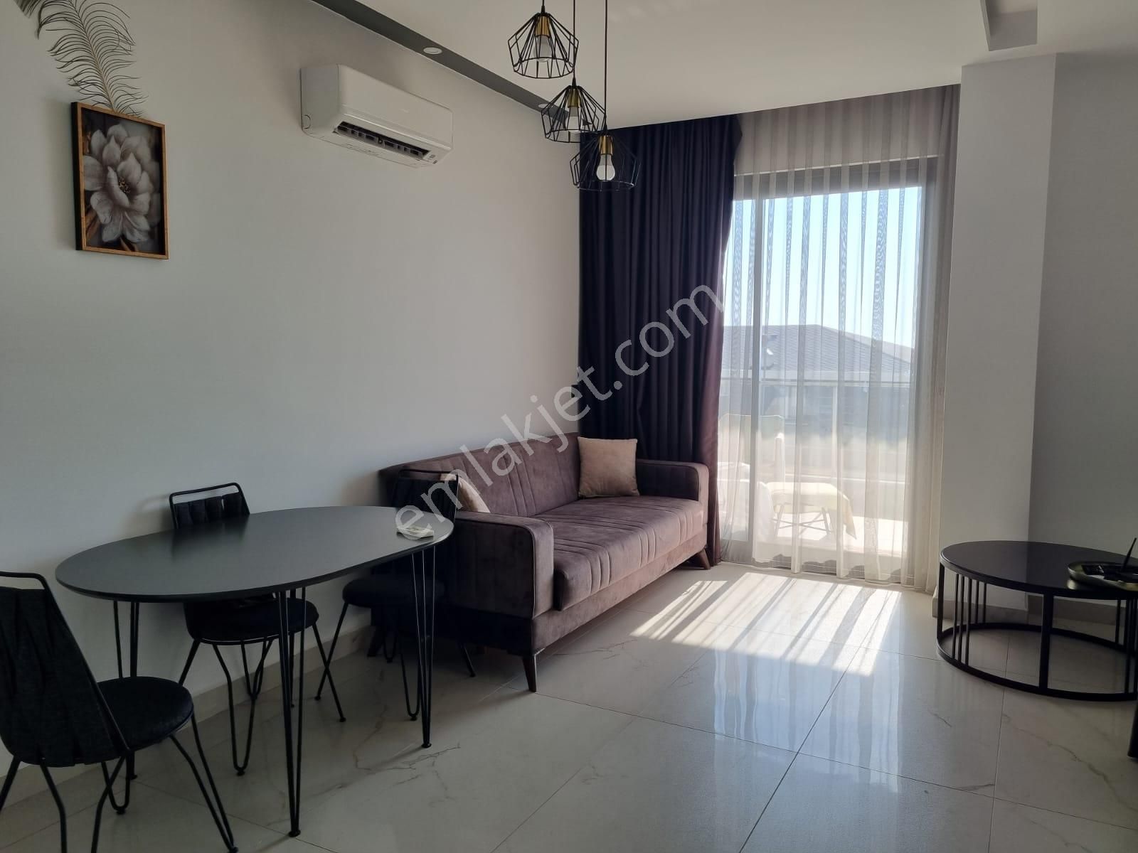 Alanya Kargıcakta Lüks Site İçerisinde Satılık 1+1 Daire
