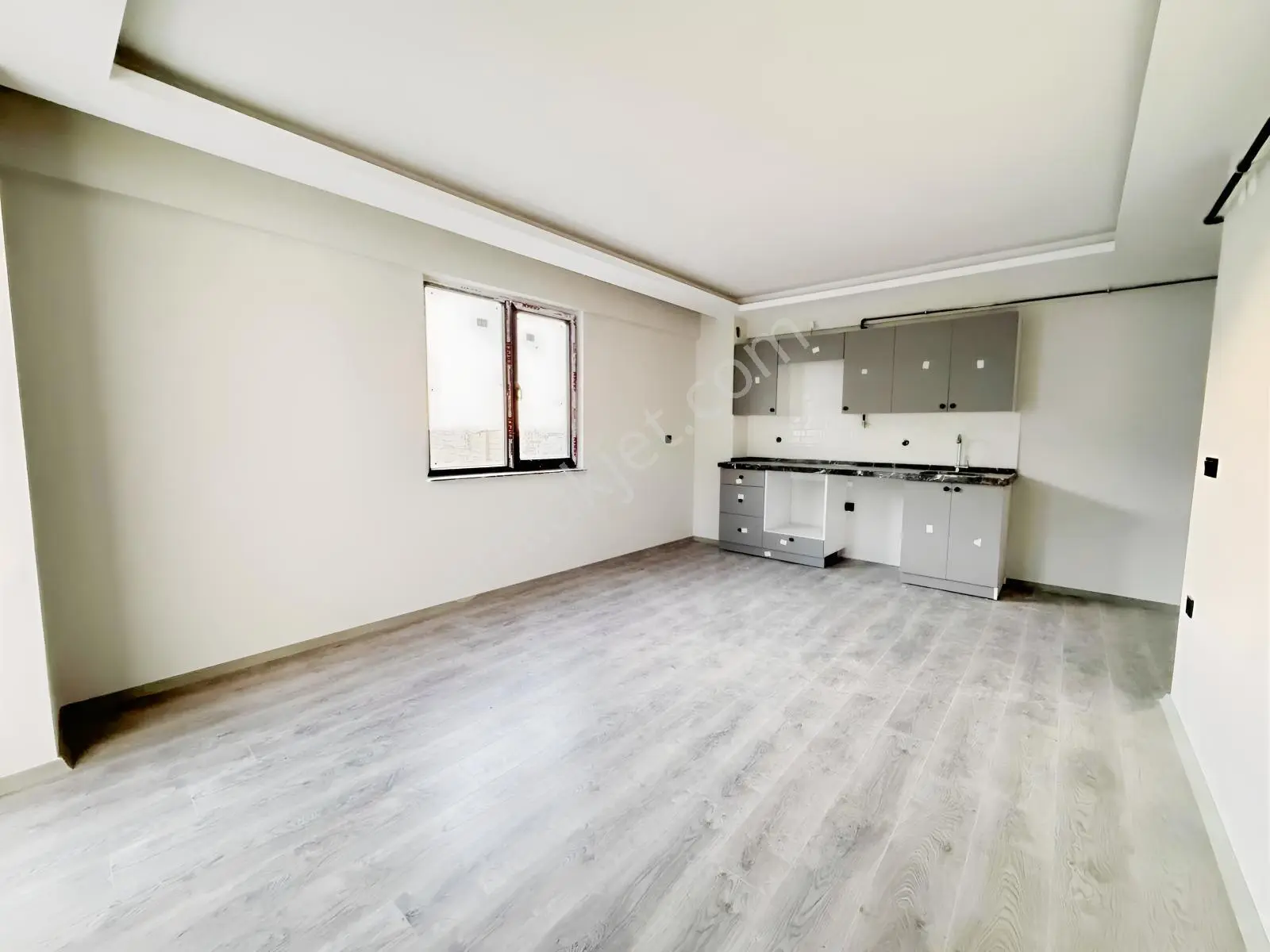 Atakum Yazlık Bölgesinde Araç Takaslı Yerden Isıtmalı-1+1 Daire