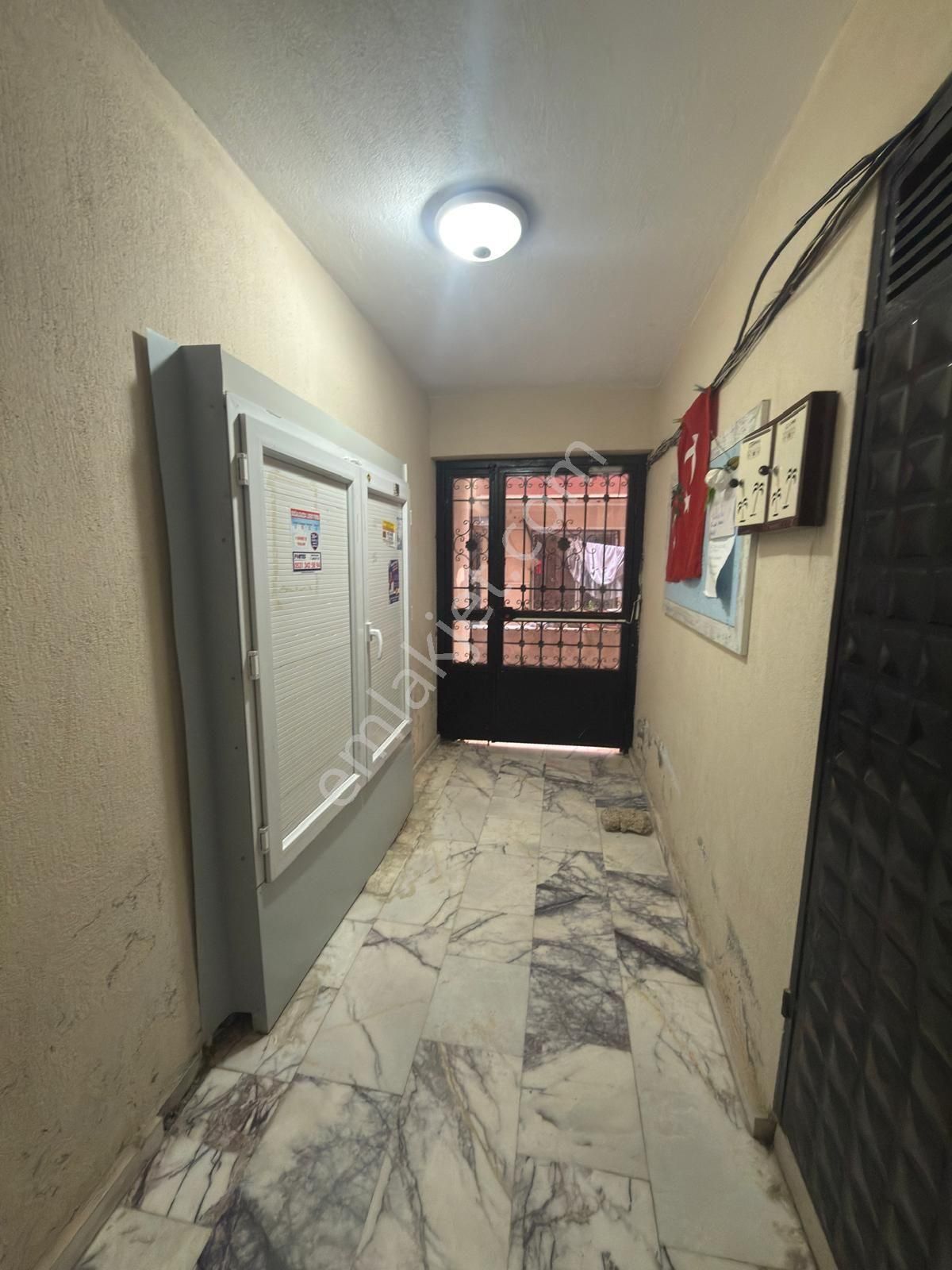 Saadet Korkmaz'dan Merkezde Denize 500 Metre Düzayak Satılık 1+1 Daire - Görsel 3