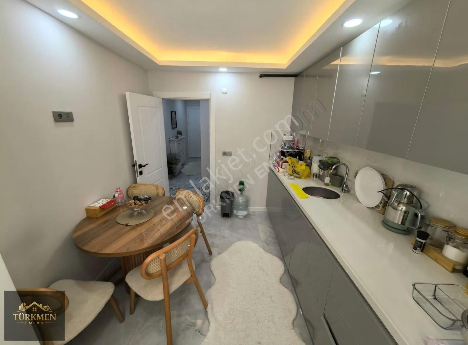 Türkmen Emlak'tan Satılık 1 Yaşında Asansörlü 2+1 Balkonlu Daire - Görsel 8