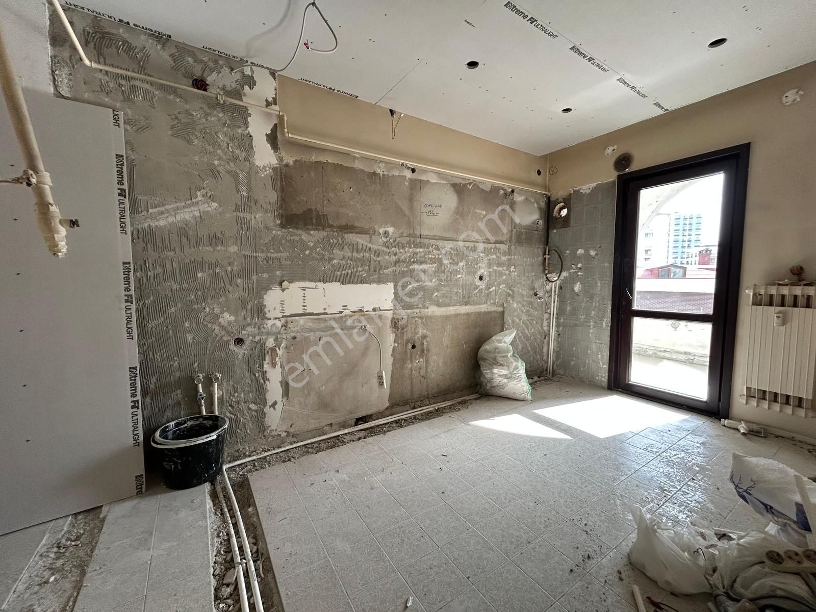 İnönü Caddesi Eke Sitesinde 2+1 Net 90m2 Mimari Dekorlu Balkonlu - Görsel 4