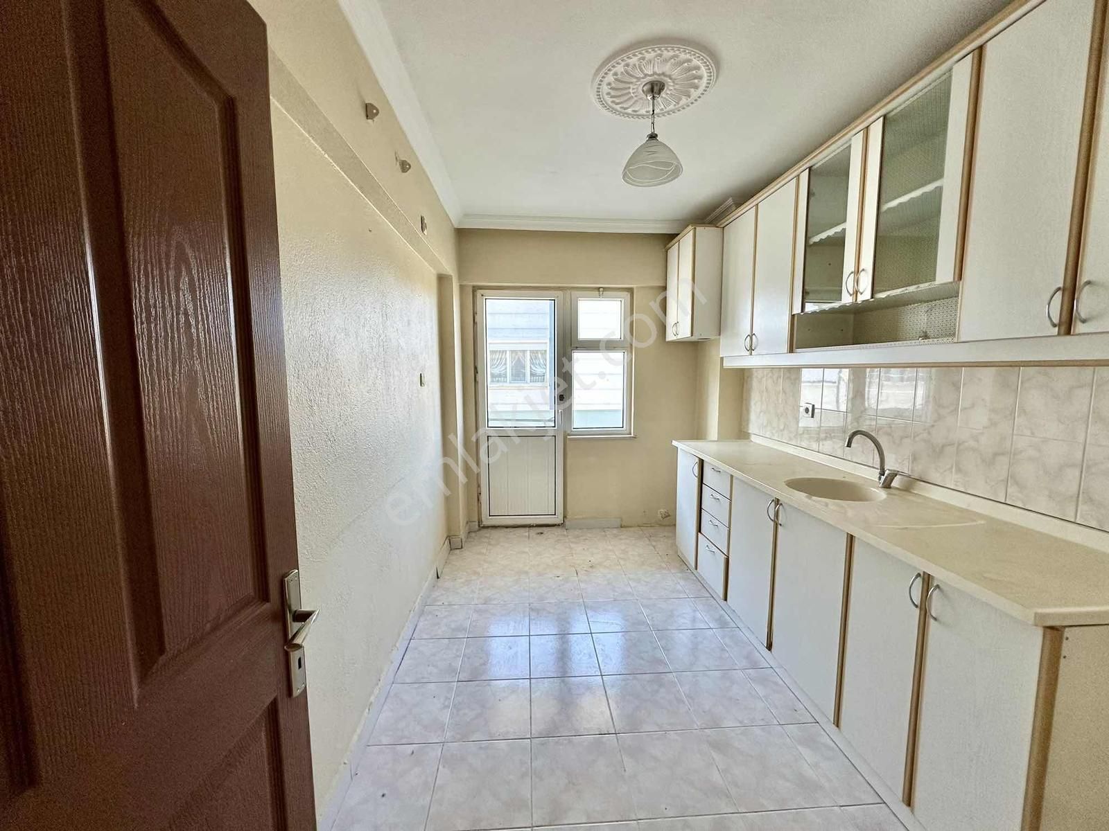 Altınova Merkezde Ana Cadde Üstü 145 M2 3+1 Satılık Daire - Görsel 13