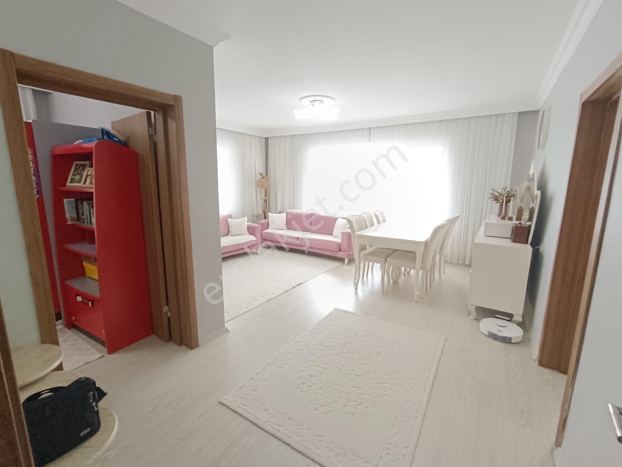 Demetevler Eski 1.cadde De, Metro Durağına Yakın, Yapılı 3+1 - Görsel 5