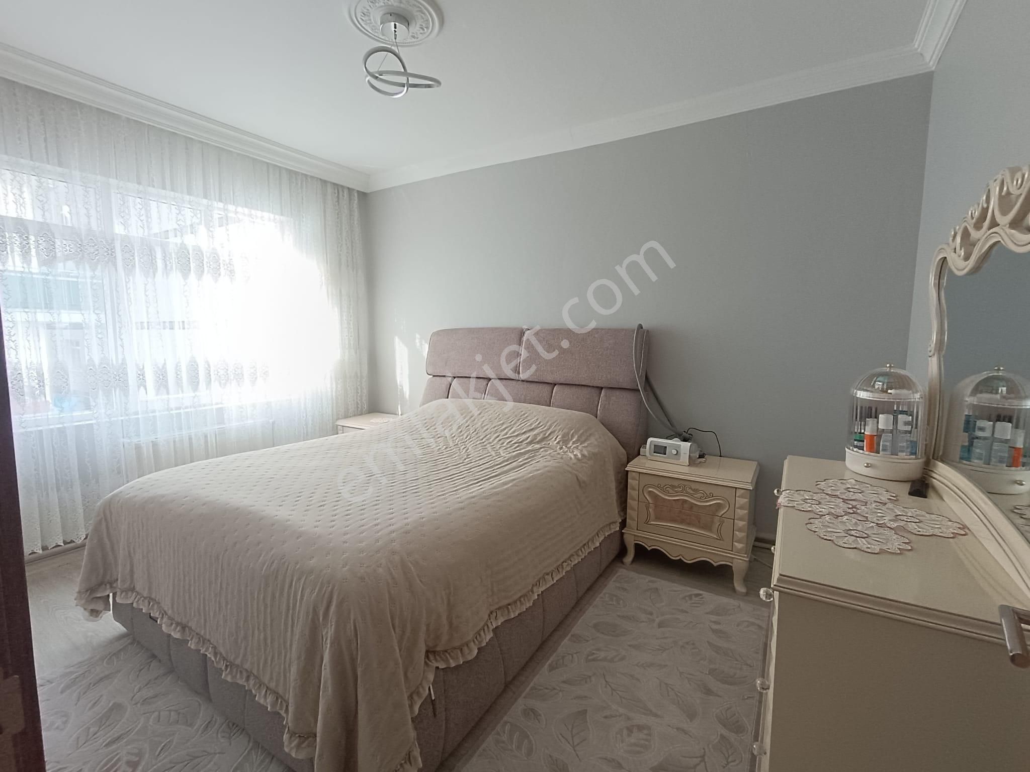 Demetevler Eski 1.cadde De, Metro Durağına Yakın, Yapılı 3+1 - Görsel 12