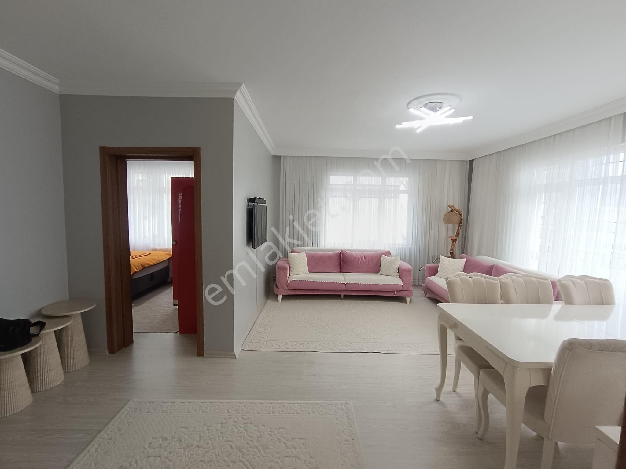 Demetevler Eski 1.cadde De, Metro Durağına Yakın, Yapılı 3+1 - Görsel 4