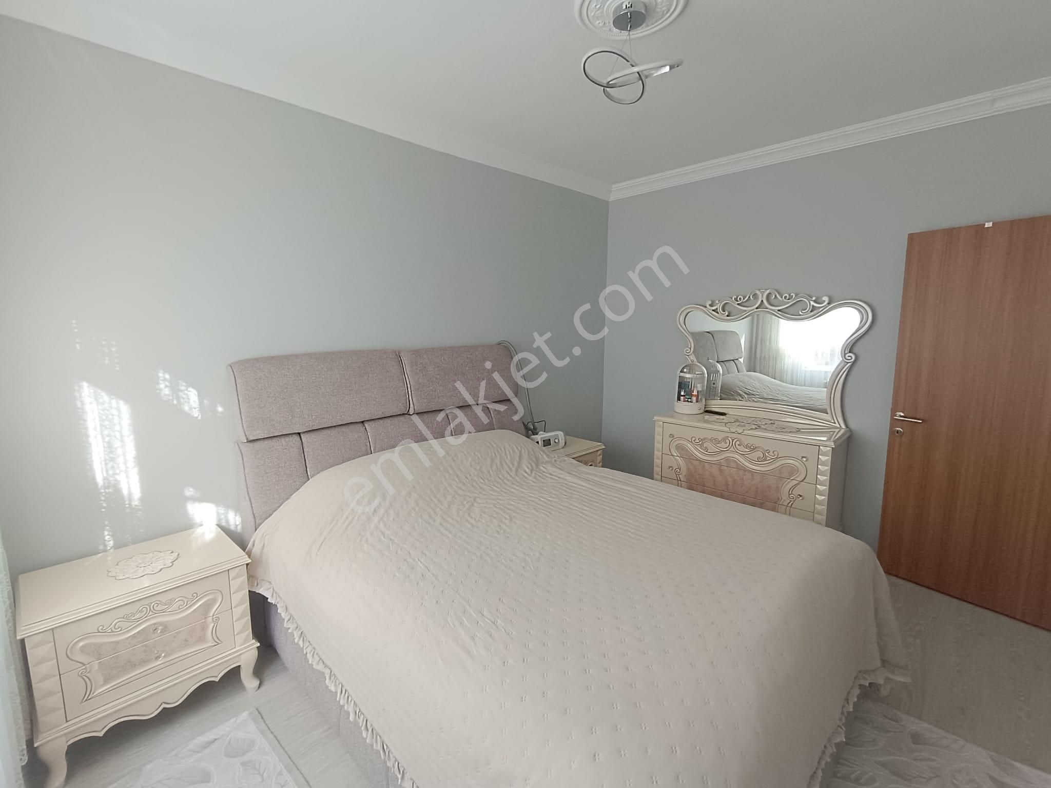 Demetevler Eski 1.cadde De, Metro Durağına Yakın, Yapılı 3+1 - Görsel 11