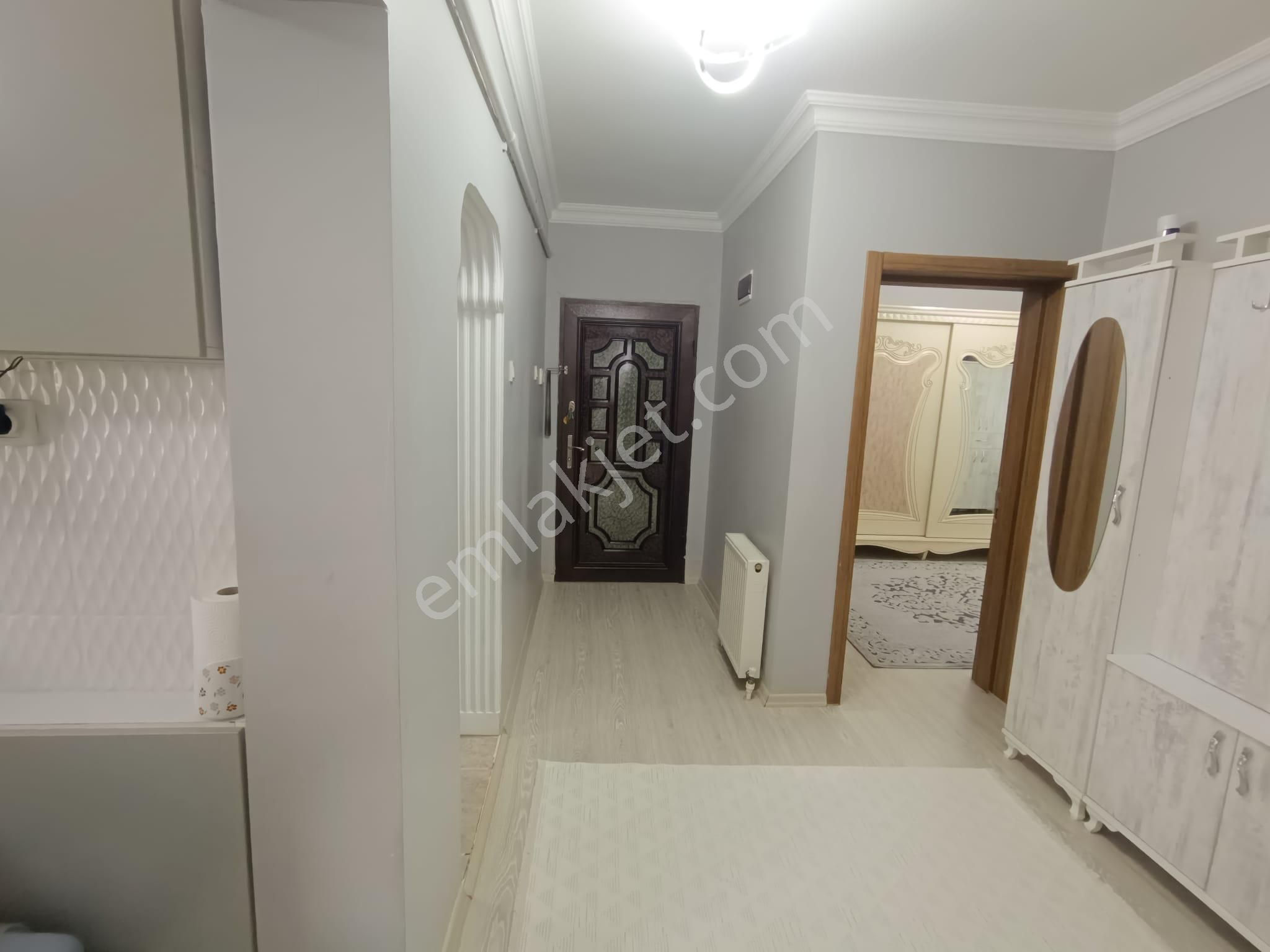 Demetevler Eski 1.cadde De, Metro Durağına Yakın, Yapılı 3+1 - Görsel 2