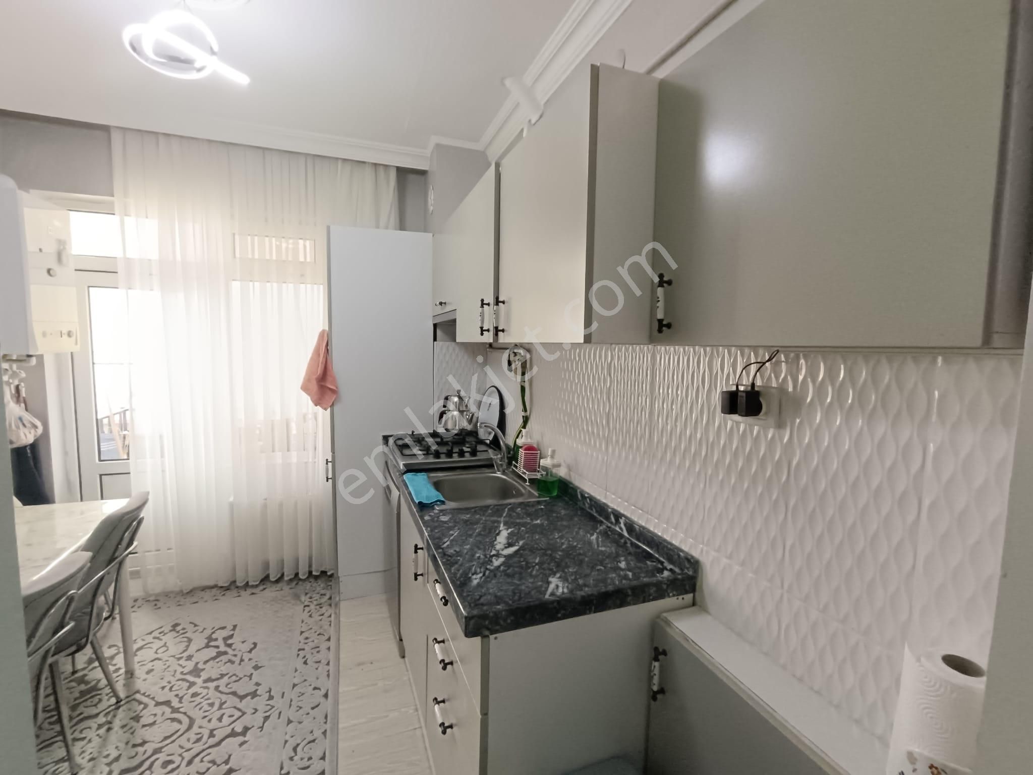 Demetevler Eski 1.cadde De, Metro Durağına Yakın, Yapılı 3+1 - Görsel 8