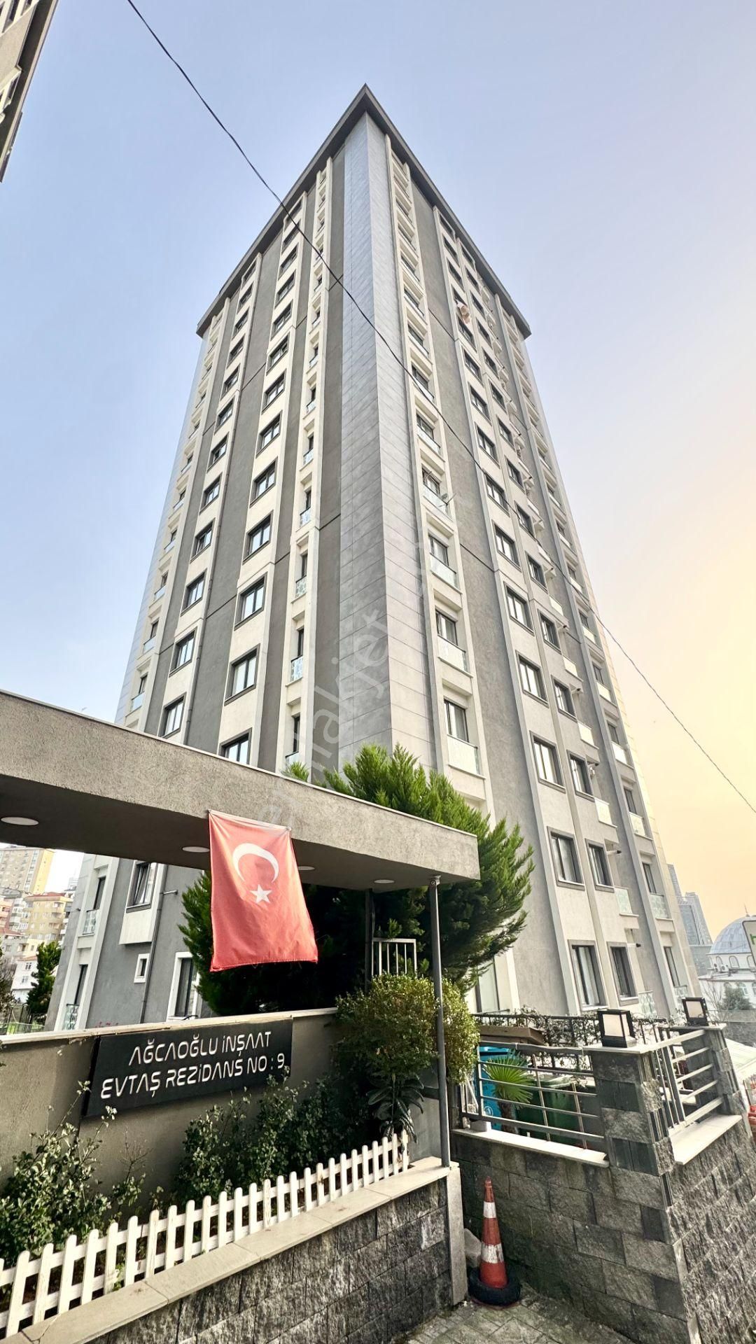 Ümraniye Armağanevler 'de Evtaş Rezidans 'ta Satılık 2+1 Daire - Görsel 2